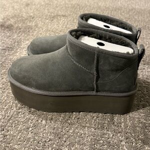 UGG Classic Ultra Mini Platform